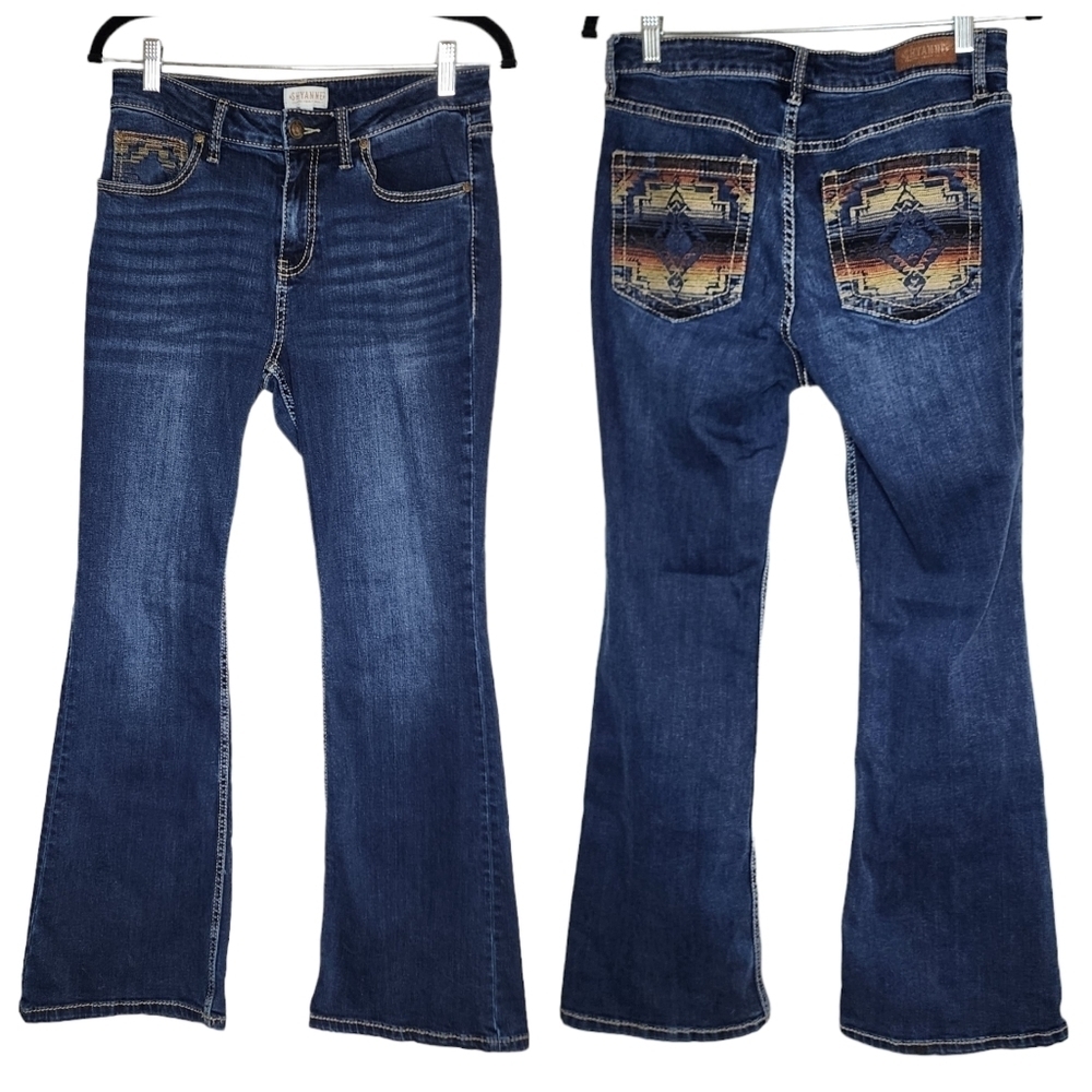 Shyanne Bootcut Jeans Embroidered Pocket  Women's Size 32 Short 32P 29.5' inseam